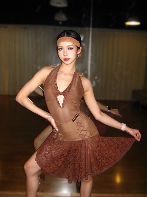 美女拉丁舞视频2026